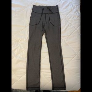 Lululemon Straight Leg Leggings w/ Drawstring Waist. Size 4.